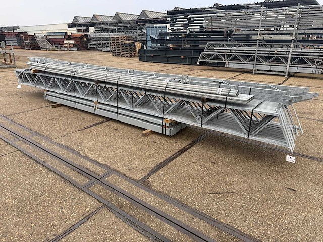 Staalconstructie 12.80 x 28.00 meter (358m2) - afbeelding 9 van  12