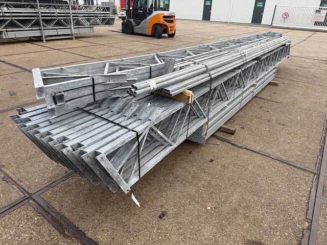 Staalconstructie 12.80 x 28.00 meter (358m2) - afbeelding 12 van  12