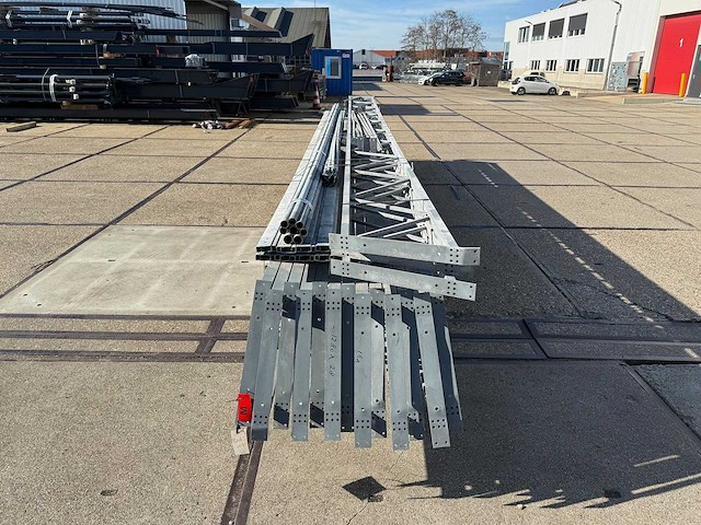 Staalconstructie 12.80 x 28.00 meter (358m2) - afbeelding 2 van  10