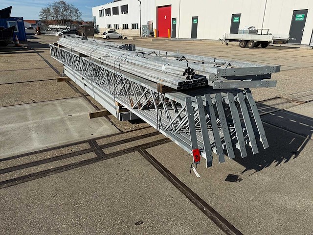 Staalconstructie 12.80 x 28.00 meter (358m2) - afbeelding 3 van  10