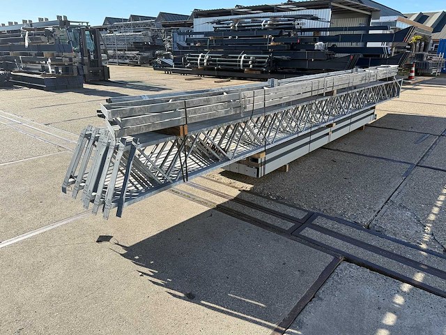 Staalconstructie 12.80 x 28.00 meter (358m2) - afbeelding 10 van  10