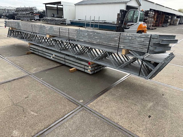 Staalconstructie 12.80 x 32.00 meter (410m2) - afbeelding 4 van  11