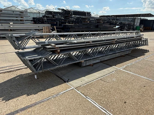 Staalconstructie 12.80 x 32.00 meter (410m2) - afbeelding 10 van  13