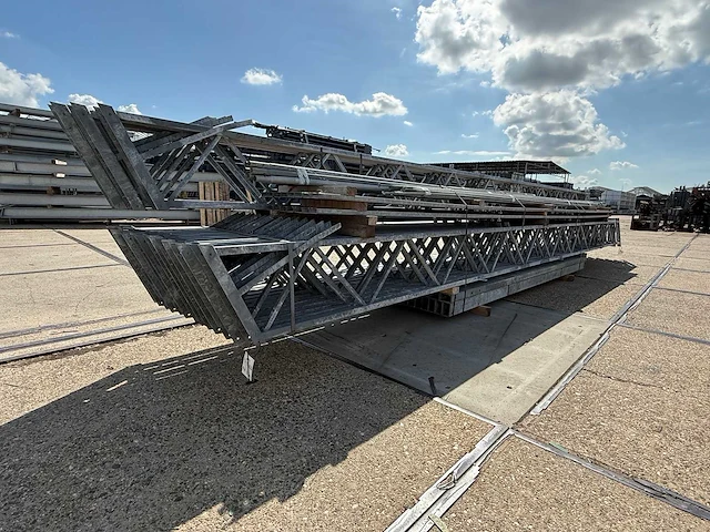 Staalconstructie 12.80 x 32.00 meter (410m2) - afbeelding 11 van  13