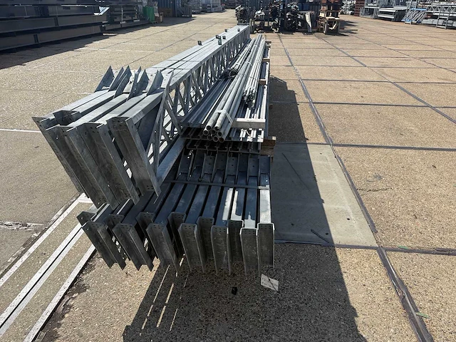 Staalconstructie 12.80 x 32.00 meter (410m2) - afbeelding 12 van  13