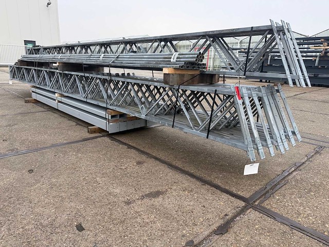 Staalconstructie 12.80 x 32.00 meter (410m2) - afbeelding 4 van  13