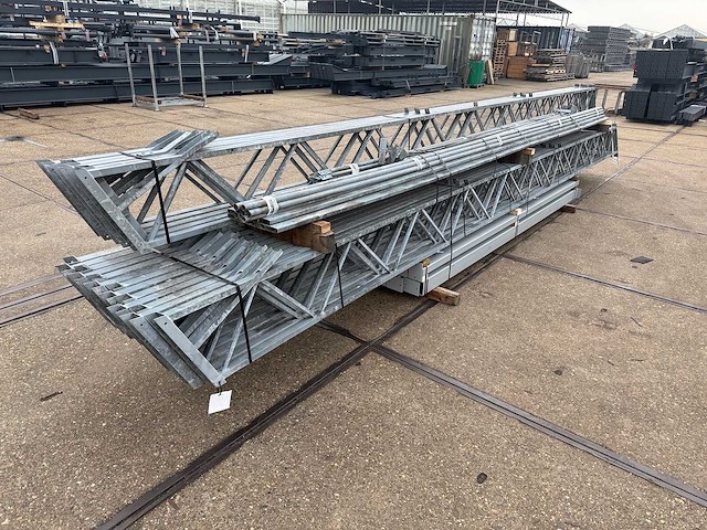 Staalconstructie 12.80 x 32.00 meter (410m2) - afbeelding 8 van  13