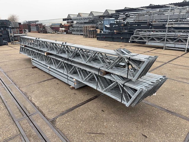 Staalconstructie 12.80 x 32.00 meter (410m2) - afbeelding 11 van  13