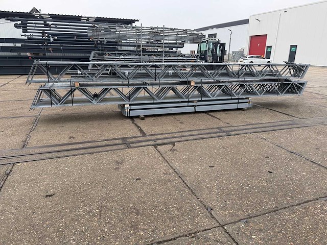 Staalconstructie 12.80 x 32.00 meter (410m2) - afbeelding 12 van  13