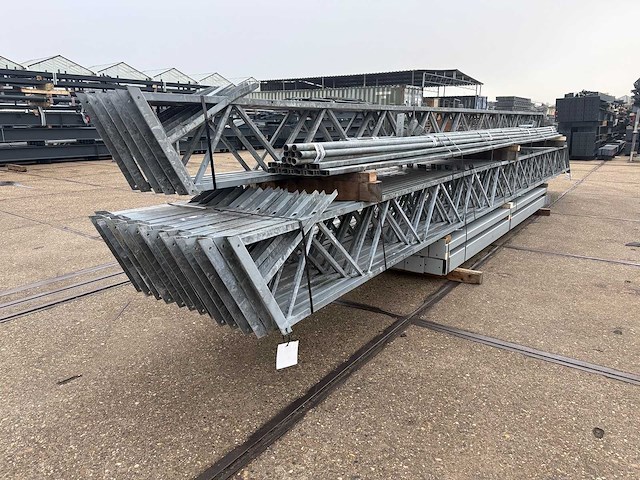 Staalconstructie 12.80 x 32.00 meter (410m2) - afbeelding 6 van  13