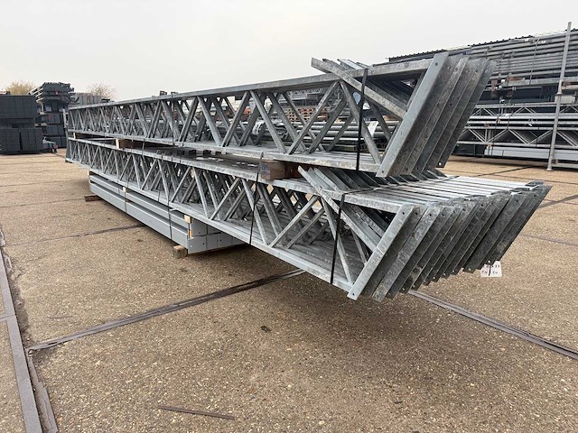 Staalconstructie 12.80 x 32.00 meter (410m2) - afbeelding 10 van  13