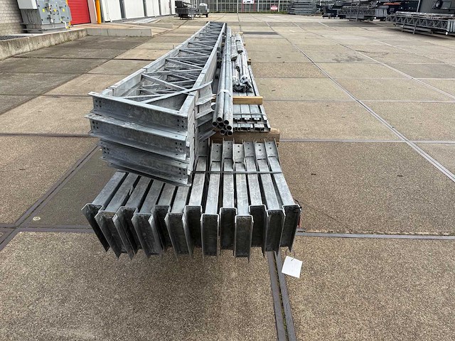 Staalconstructie 12.80 x 32.00 meter (410m2) - afbeelding 5 van  9