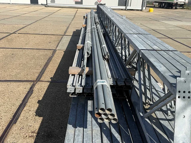 Staalconstructie 12.80 x 32.00 meter (410m2) - afbeelding 6 van  13