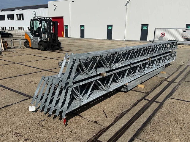 Staalconstructie 12.80 x 32.00 meter (410m2) - afbeelding 3 van  13