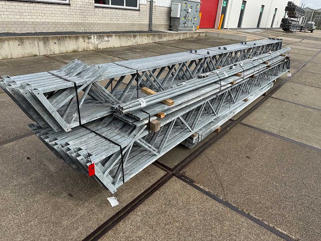 Staalconstructie 12.80 x 36.00 meter (460m2) - afbeelding 6 van  11