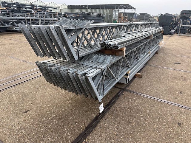 Staalconstructie 12.80 x 36.00 meter (460m2) - afbeelding 9 van  14
