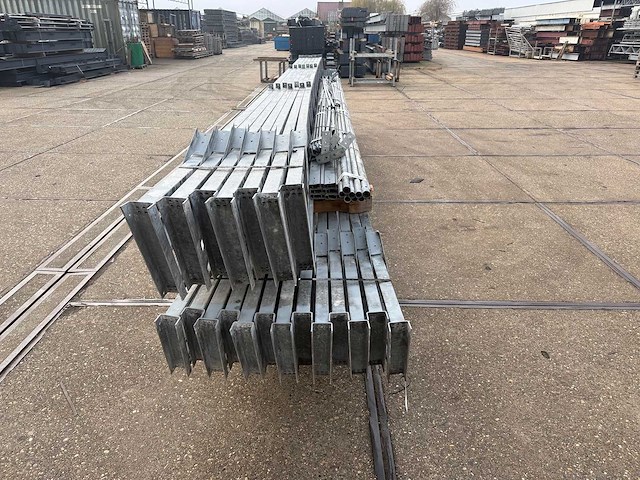 Staalconstructie 12.80 x 36.00 meter (460m2) - afbeelding 10 van  14