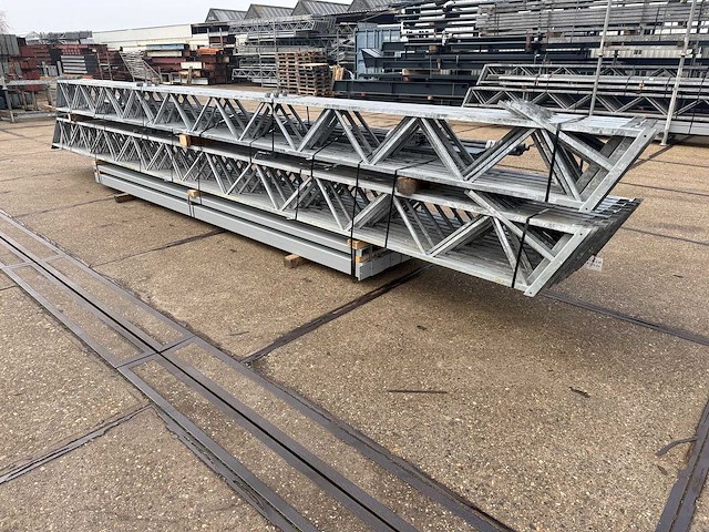 Staalconstructie 12.80 x 36.00 meter (460m2) - afbeelding 12 van  14