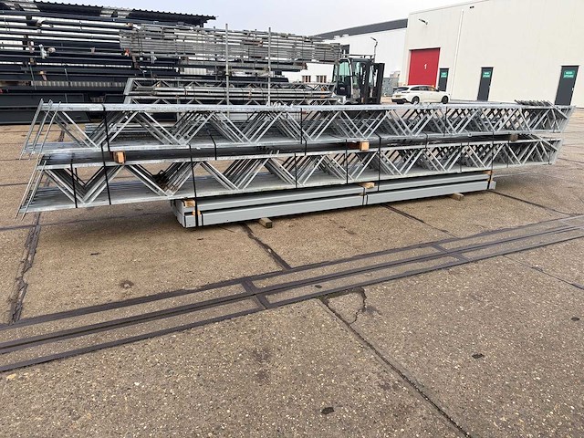 Staalconstructie 12.80 x 36.00 meter (460m2) - afbeelding 13 van  14