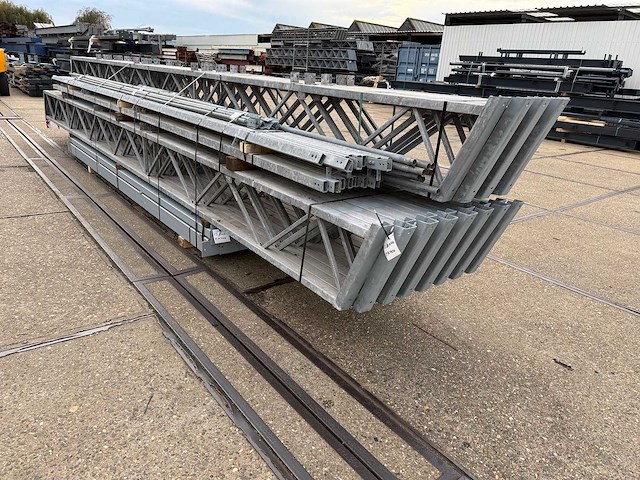 Staalconstructie 12.80 x 40.00 meter (512m2) - afbeelding 10 van  11