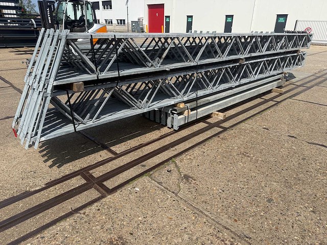 Staalconstructie 12.80 x 40.00 meter (512m2) - afbeelding 1 van  11