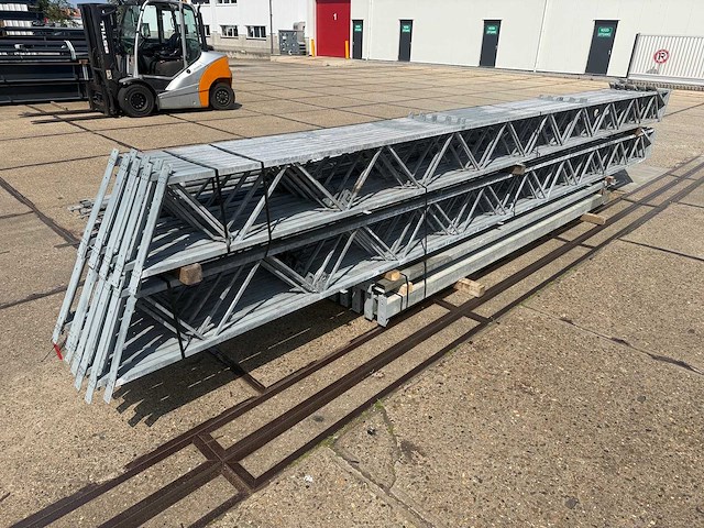 Staalconstructie 12.80 x 40.00 meter (512m2) - afbeelding 10 van  11