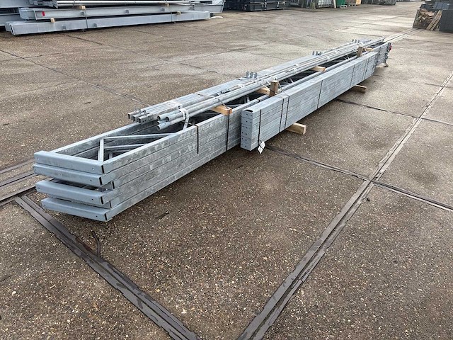 Staalconstructie 12.80 x 8.00 meter (102m2) - afbeelding 1 van  7