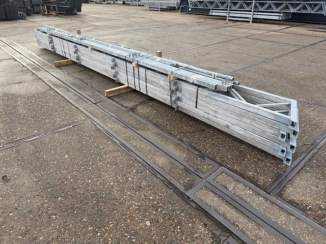 Staalconstructie 12.80 x 8.00 meter (102m2) - afbeelding 3 van  7