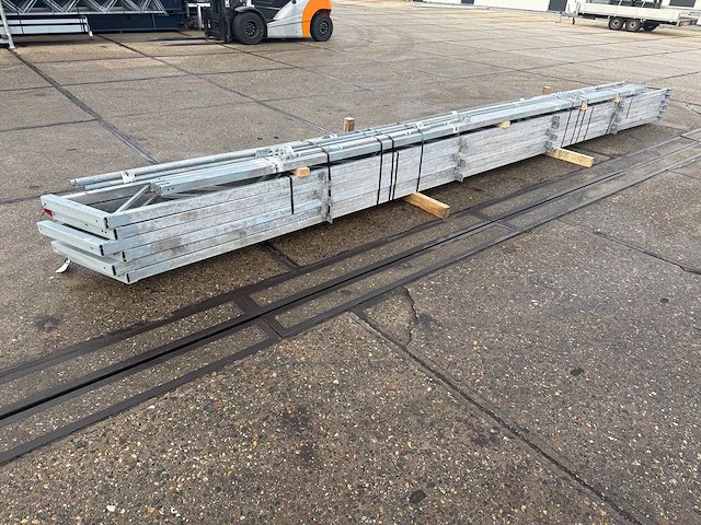Staalconstructie 12.80 x 8.00 meter (102m2) - afbeelding 1 van  3