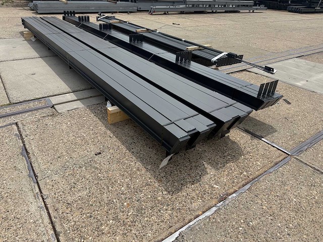 Staalconstructie 13 x 25 meter (325m2) - afbeelding 4 van  10