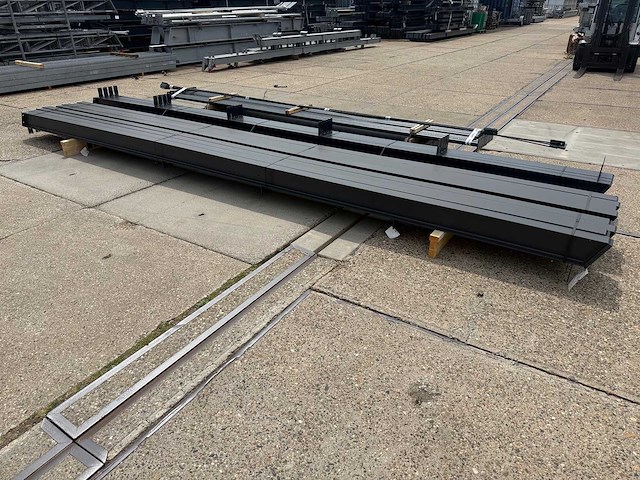 Staalconstructie 13 x 25 meter (325m2) - afbeelding 5 van  10
