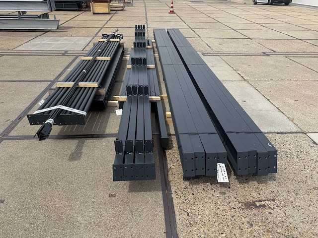 Staalconstructie 13 x 25 meter (325m2) - afbeelding 8 van  10