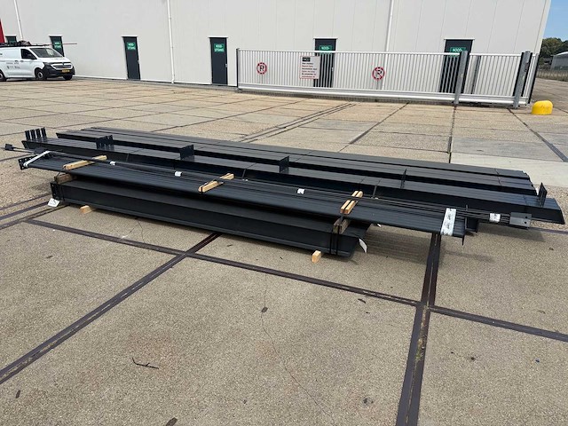 Staalconstructie 13 x 25 meter (325m2) - afbeelding 10 van  10