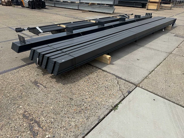 Staalconstructie 13 x 25 meter (325m2) - afbeelding 6 van  10