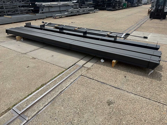 Staalconstructie 13 x 25 meter (325m2) - afbeelding 5 van  10