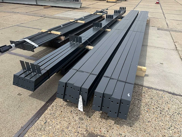 Staalconstructie 13 x 25 meter (325m2) - afbeelding 7 van  10