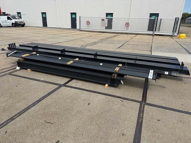 Staalconstructie 13 x 25 meter (325m2) - afbeelding 10 van  10