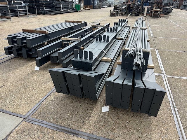 Staalconstructie 13 x 35 meter (455m2) - afbeelding 4 van  15