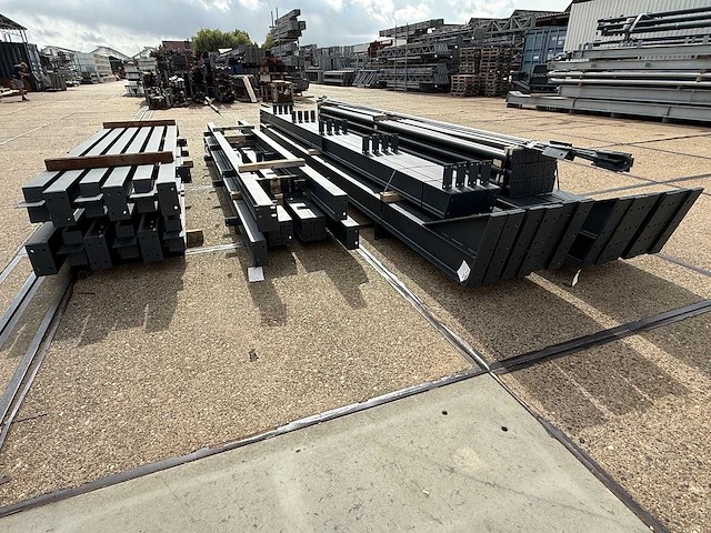 Staalconstructie 13 x 35 meter (455m2) - afbeelding 6 van  15