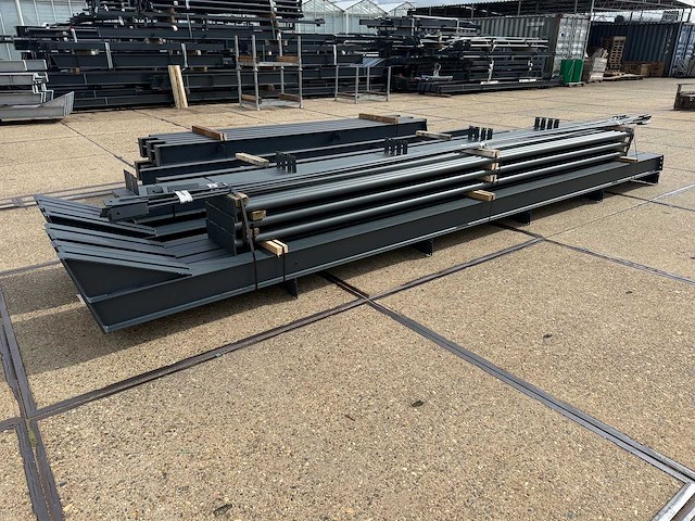 Staalconstructie 13 x 35 meter (455m2) - afbeelding 1 van  15