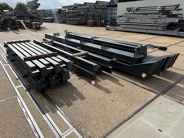 Staalconstructie 13 x 35 meter (455m2) - afbeelding 10 van  15