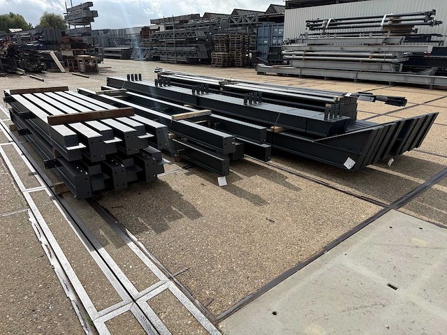 Staalconstructie 13 x 35 meter (455m2) - afbeelding 11 van  15