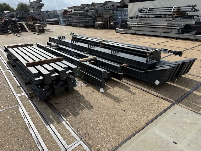 Staalconstructie 13 x 35 meter (455m2) - afbeelding 10 van  15