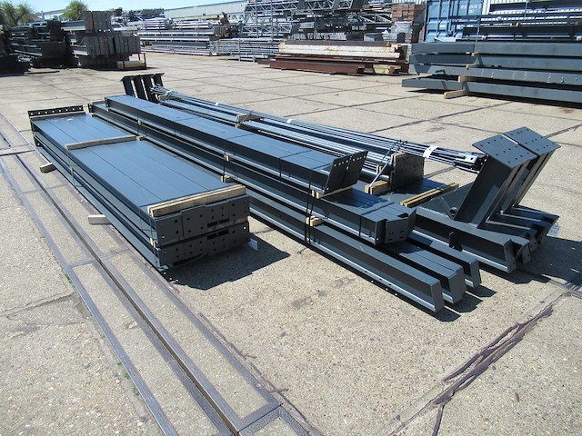 Staalconstructie 13.10 x 25.00 meter (327m2) - afbeelding 13 van  17