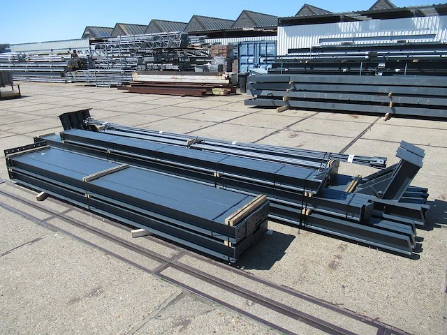 Staalconstructie 13.10 x 25.00 meter (327m2) - afbeelding 9 van  17