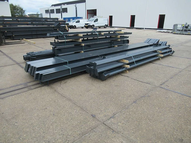 Staalconstructie 14 x 20 meter (280m2) - afbeelding 1 van  17