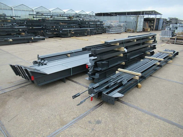 Staalconstructie 14 x 20 meter (280m2) - afbeelding 10 van  17