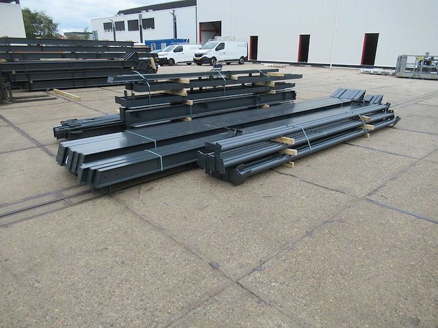 Staalconstructie 14 x 20 meter (280m2) - afbeelding 1 van  14