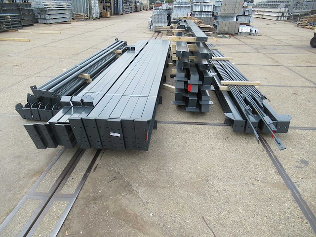 Staalconstructie 14 x 20 meter (280m2) - afbeelding 14 van  17