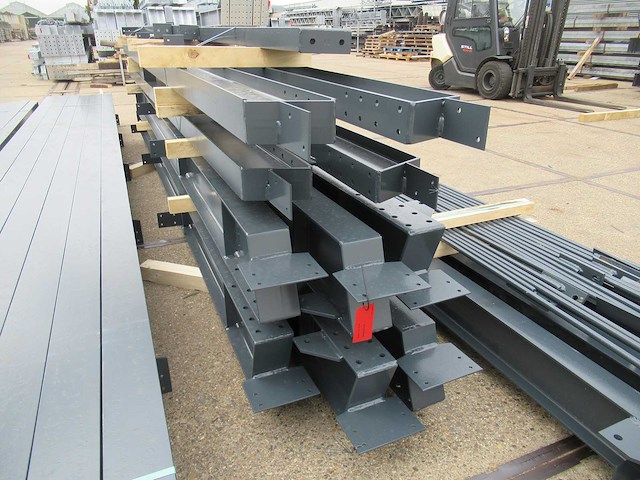 Staalconstructie 14 x 20 meter (280m2) - afbeelding 15 van  17